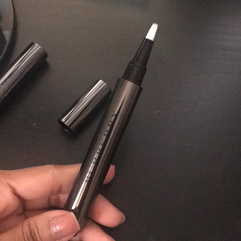 *NEW!!* *Non-Used* BURBERRY SHEER CONCEALER no.5